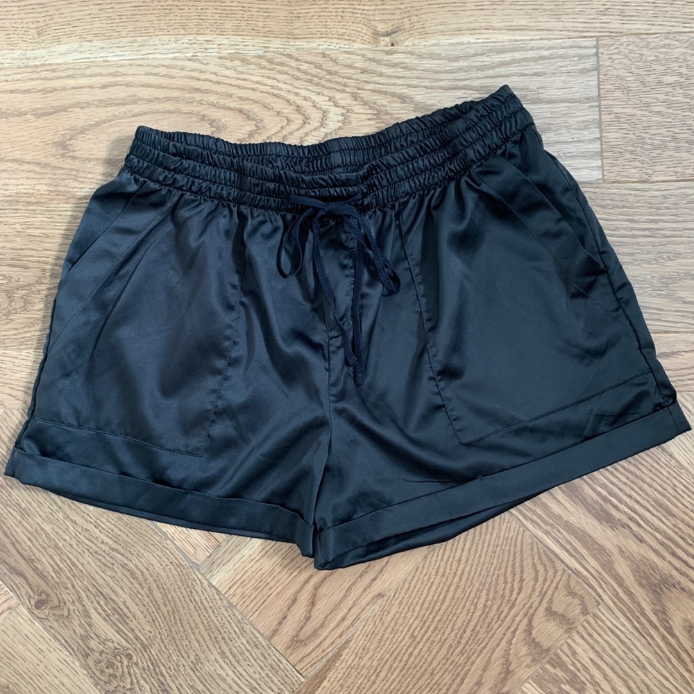 Socialite Cuffed Satin Slip Shorts Black (M)